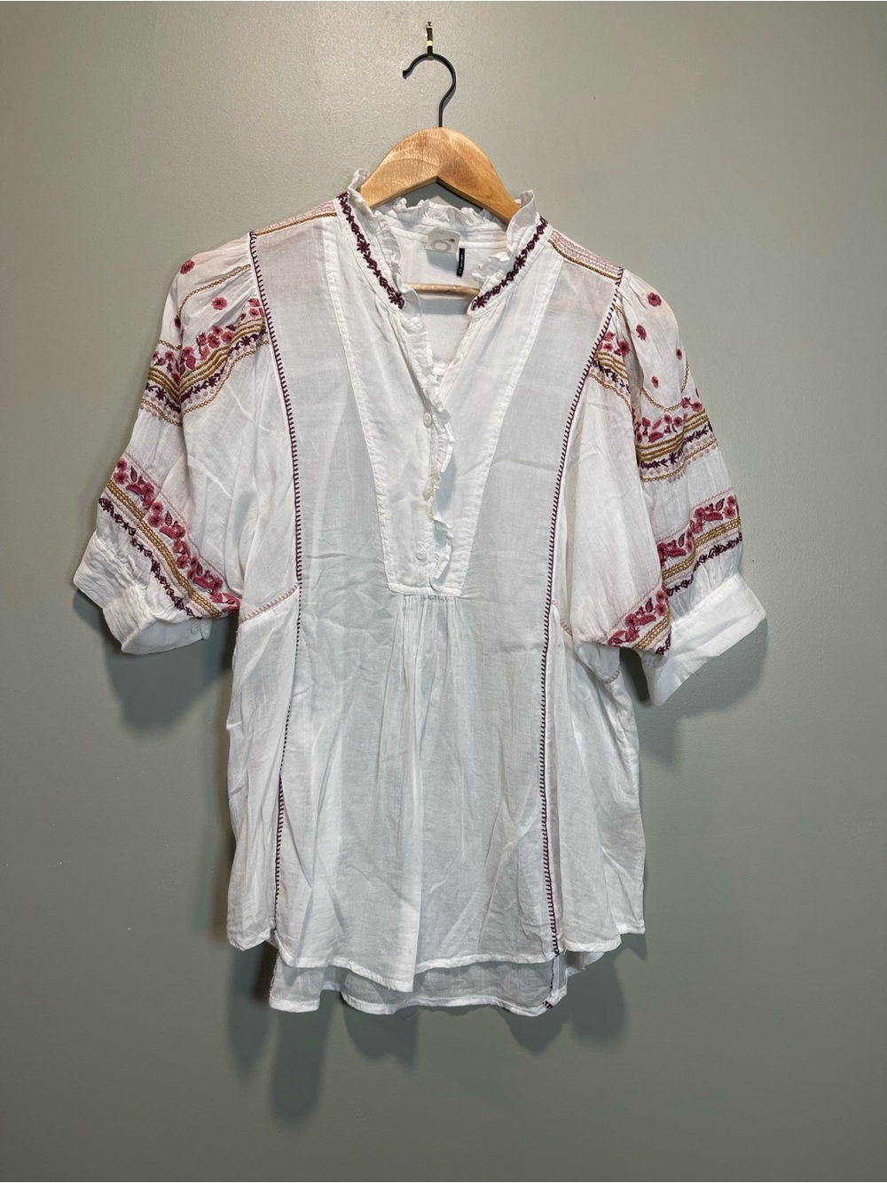 Anthropologie Gwyneth White Peasant Blouse with Pink Embroidery - Picture 3 of 7